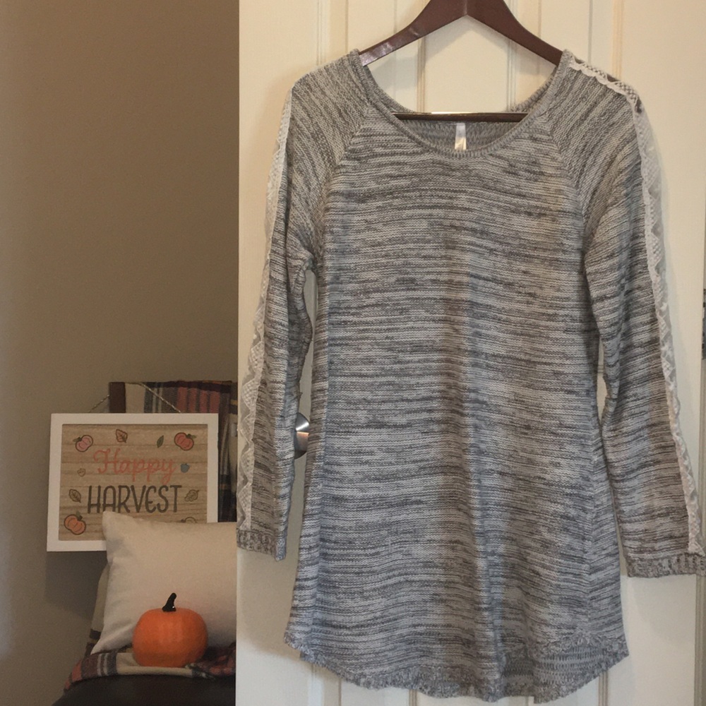 Live & Piper by Vanity Sweater